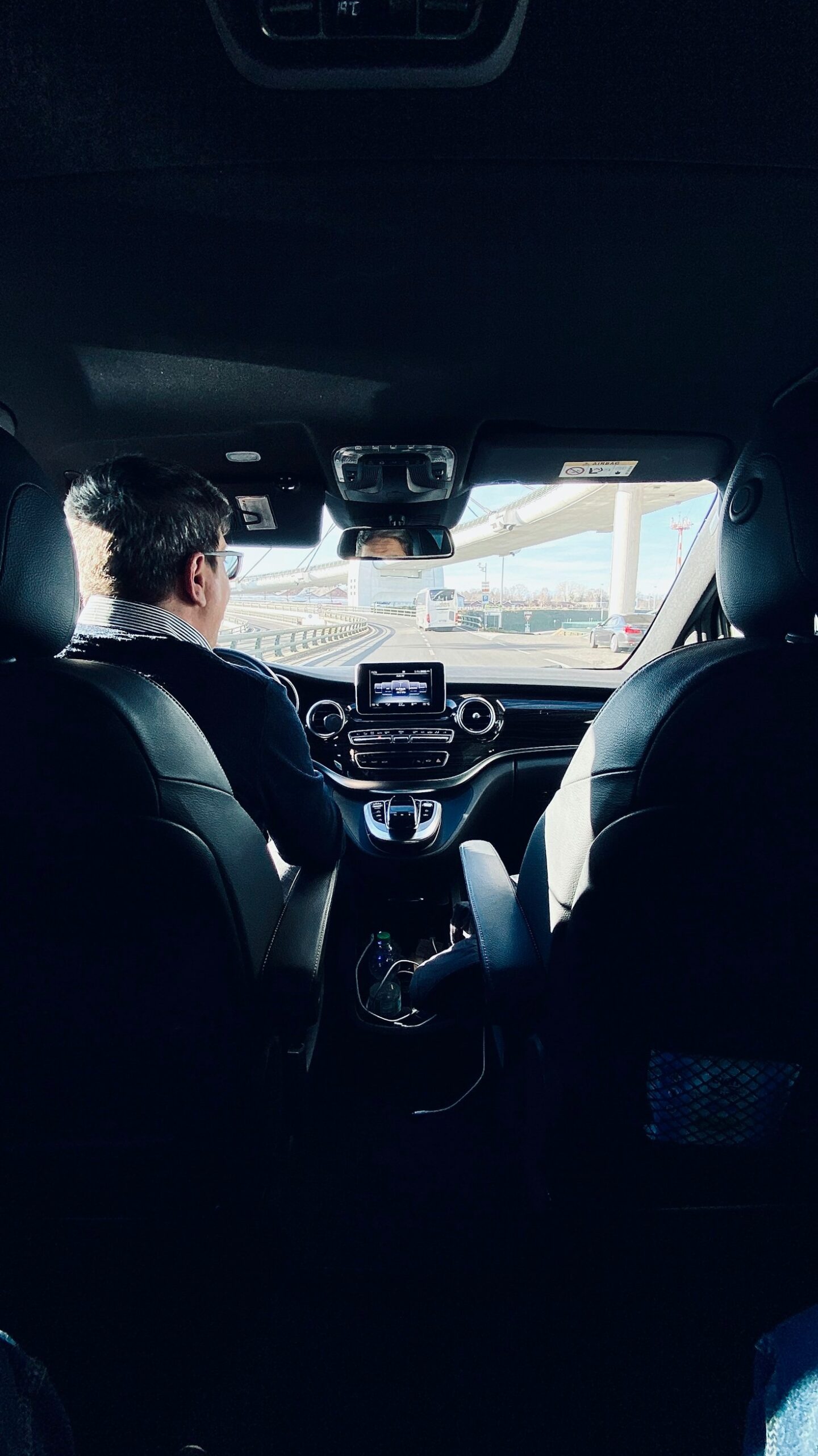 5 Reasons to Choose Black Car Services for Business Travel
