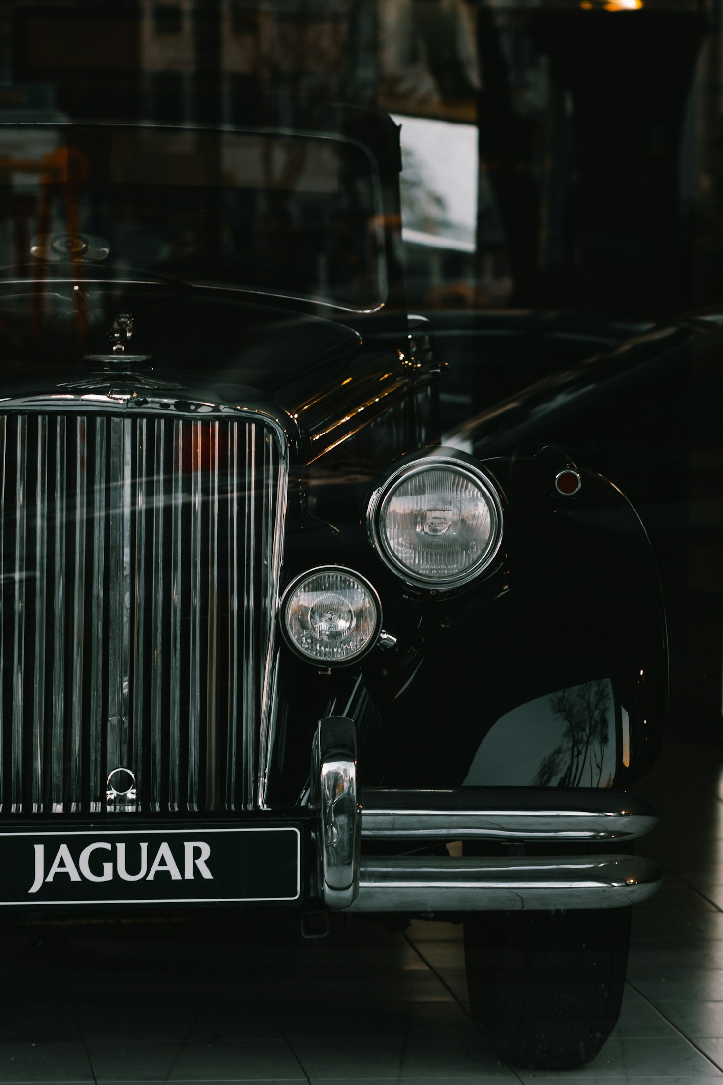 Luxury Travel: What to Expect from a VIP Chauffeur Service